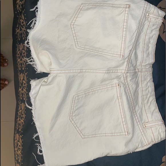 *sale! Zara cream/white button tie shorts - Picture 4 of 7